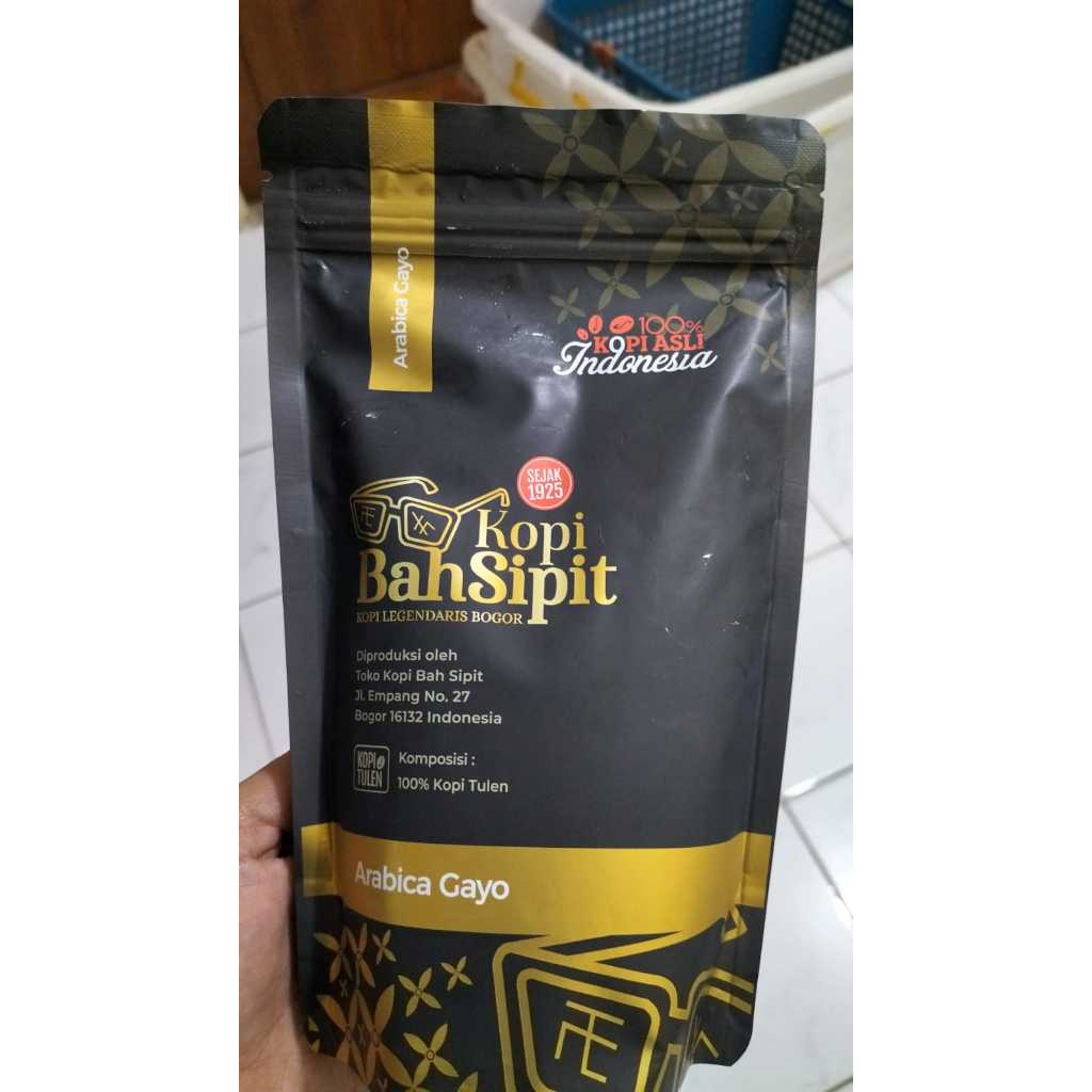 

Kopi Bubuk Arabica Premium Bah Sipit Cap Kacamata 200 Gram