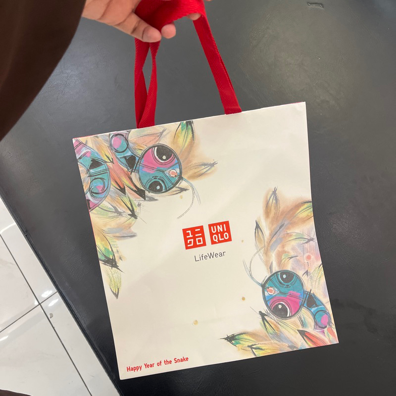 

paperbag uniqlo spesial imlek