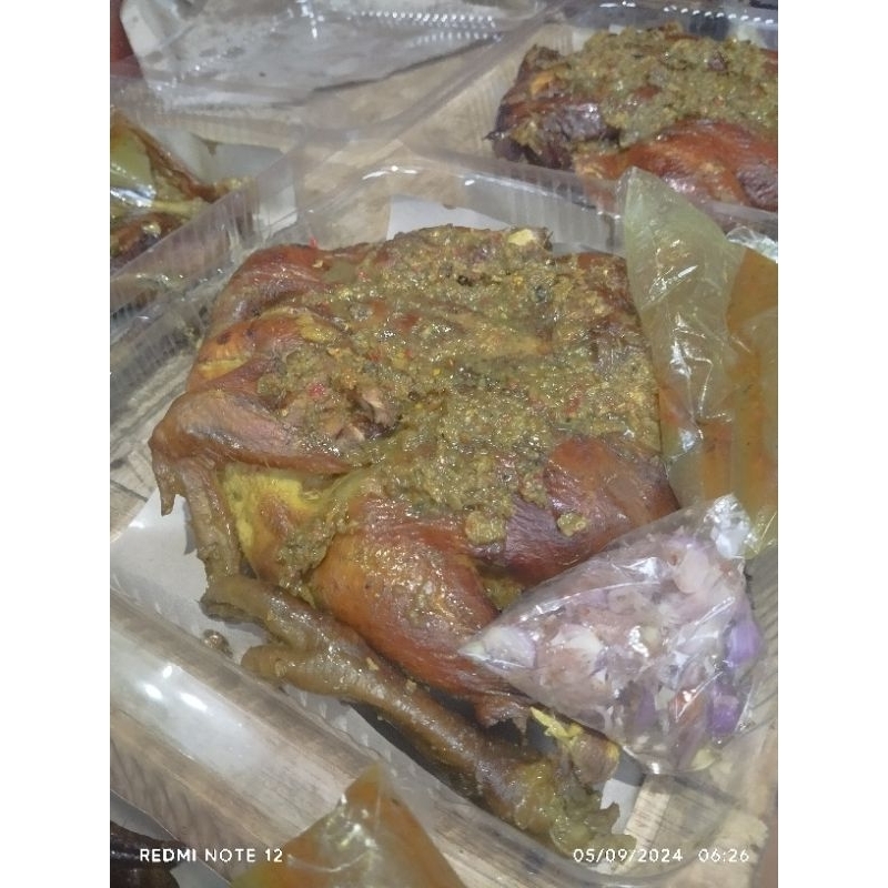 

ayam betutu