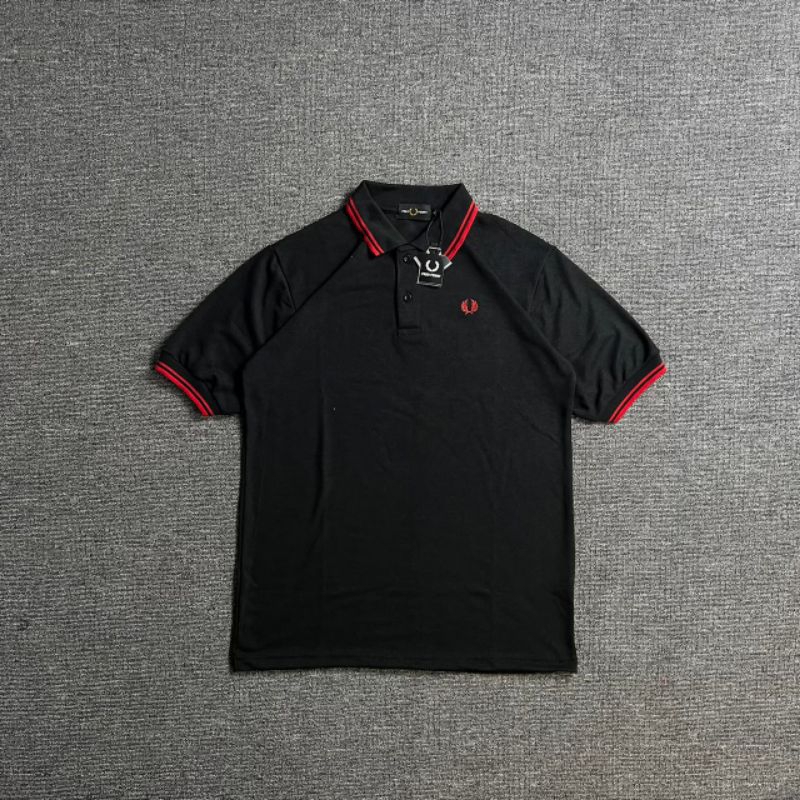 KAOS POLO HITAM LIST MERAH