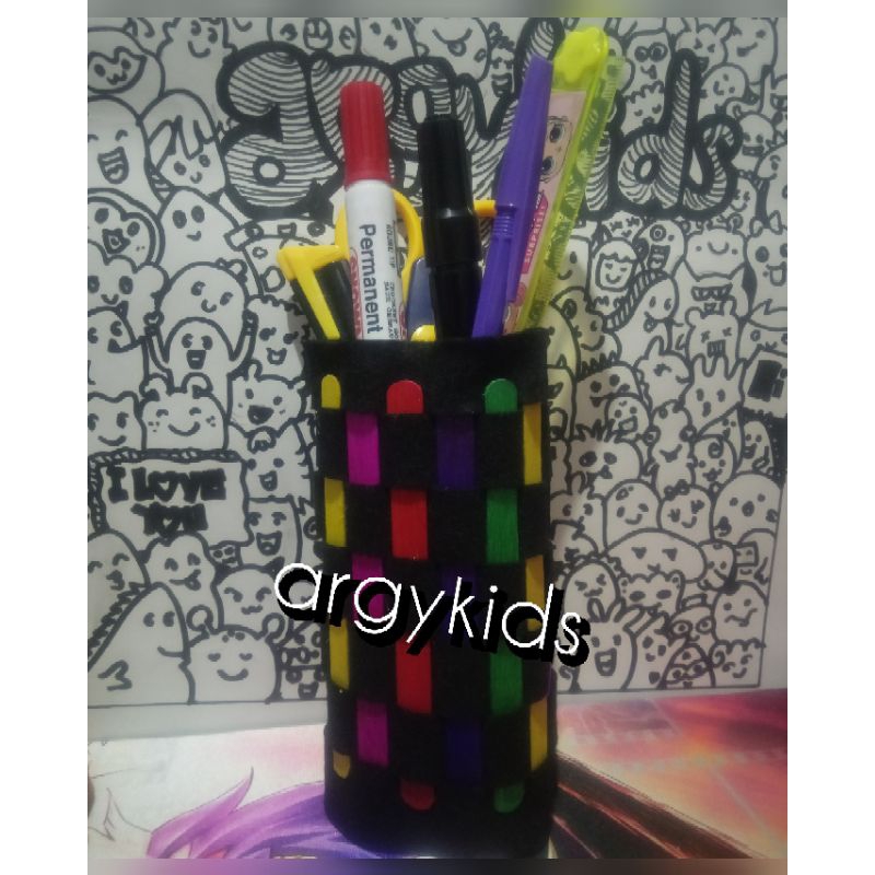 

Kerajinan Tangan Tempat Pensil Dari Botol Plastik,. Stik Es Krim, Kain Flanel