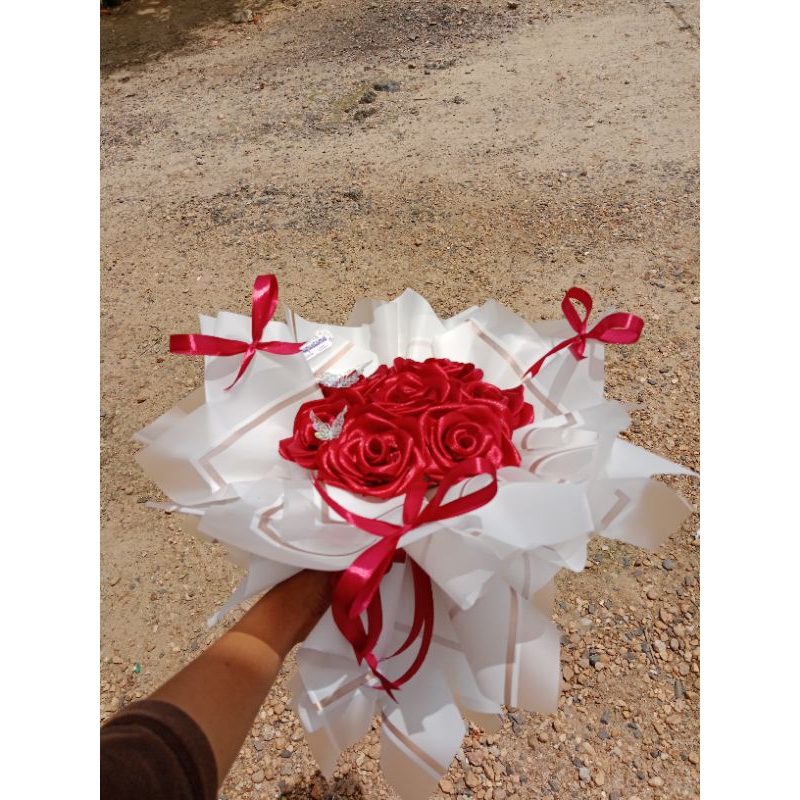 Bouquetsme | Buket Mawar Satin | Buket Pita Satin | Buket Valentine | Buket Mawar