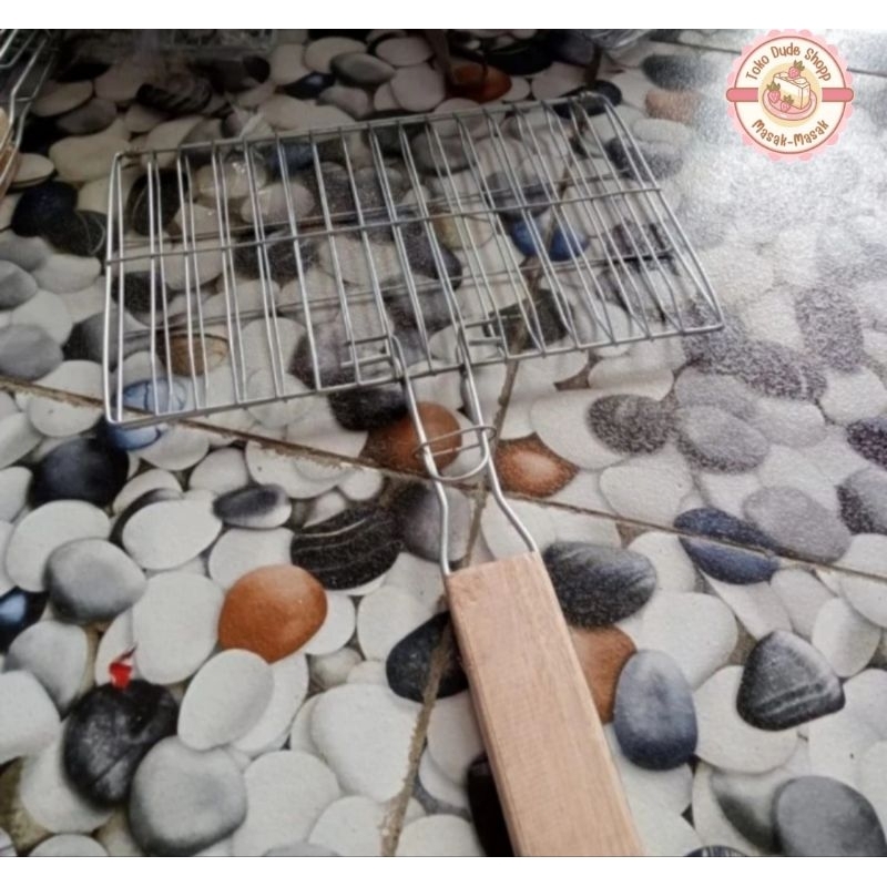 bakaran/jepitan ikan/bakar