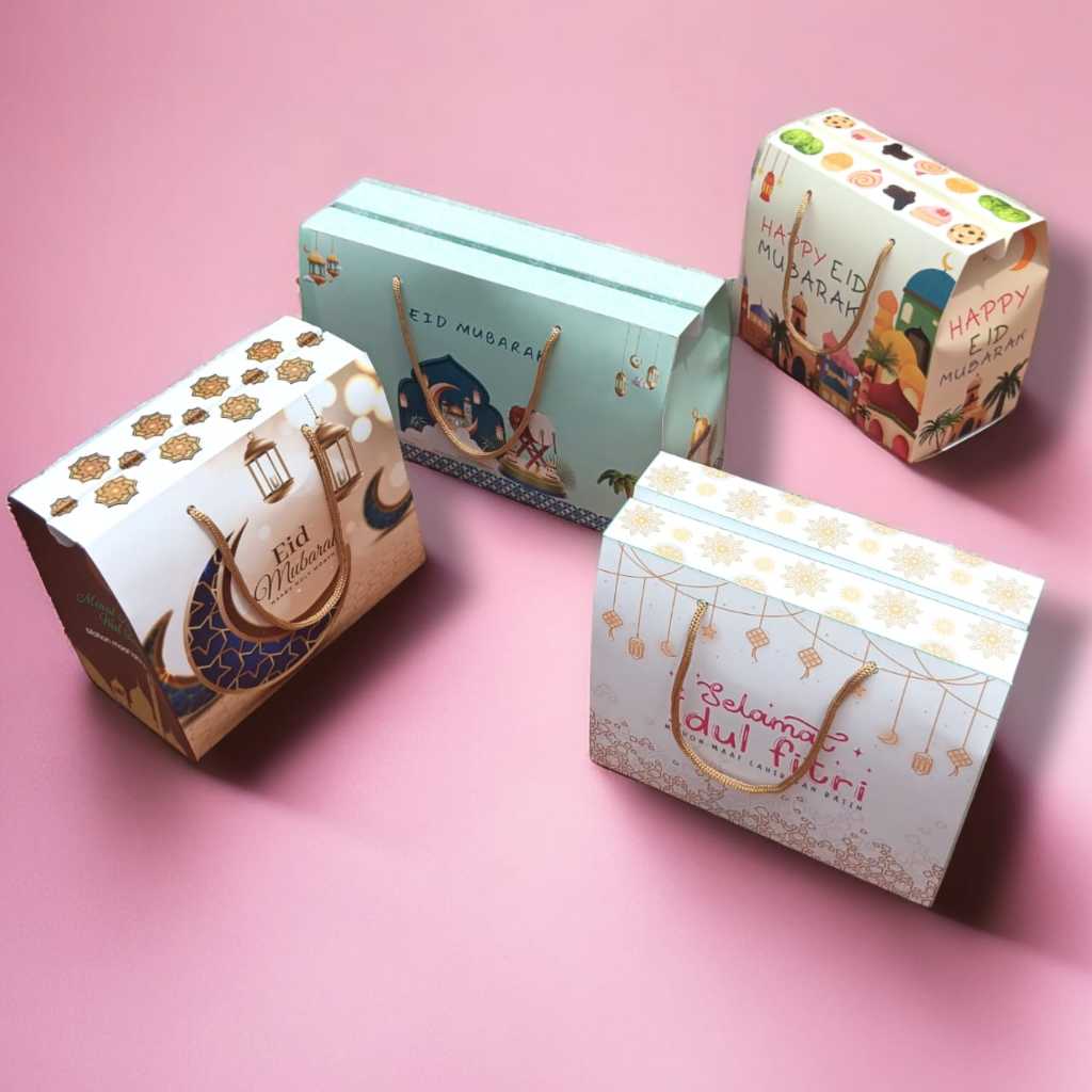 

PAKET 10 PCS BOX HAMPERS LEBARAN + KARTU UCAPAN MUAT 3 \ 2 TOPLES JAR 500 - 750 ML