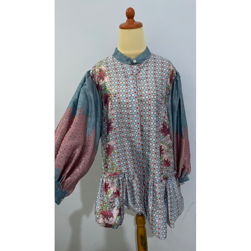 Preloved Blouse Nada Puspita