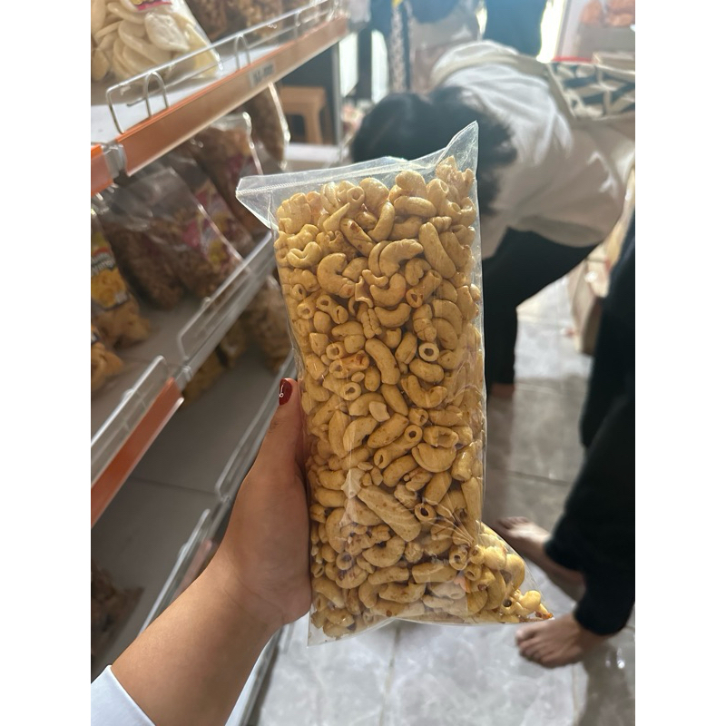 

Macaroni pedas asin snack kemasan