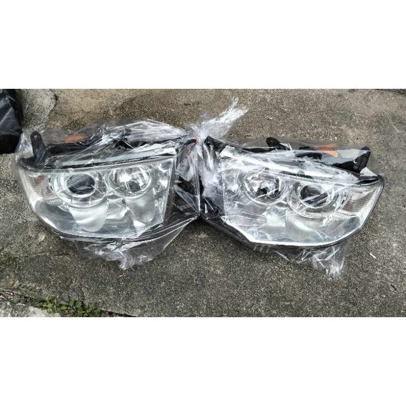 lampu depan Mitsubishi Pajero lama tipe Dakar