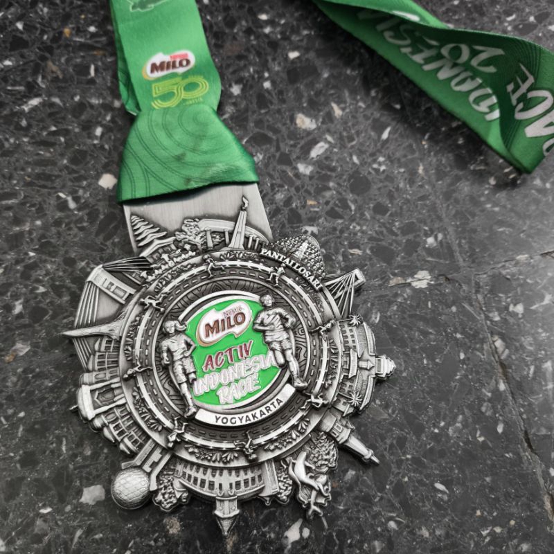 Medali Finisher Event Running Milo Activ Indonesia Race Run 2024 Edisi Yogyakarta
