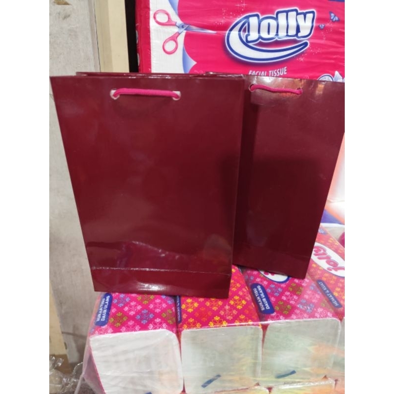 

paper bag min warna maron bahan tebal isi 12 pcs(15*6*22)
