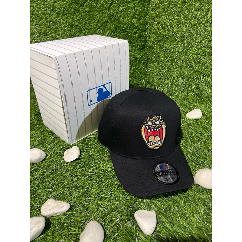 Logo TAZMANIA Bahan Hitam Topi Premium IDE CLOTHES