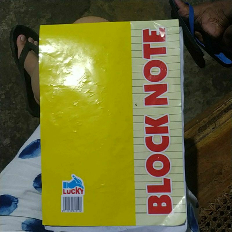 

Buku catatan warna kuning