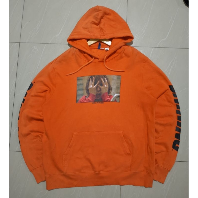 Hoodie H&M x WARNER BROS second full karakter