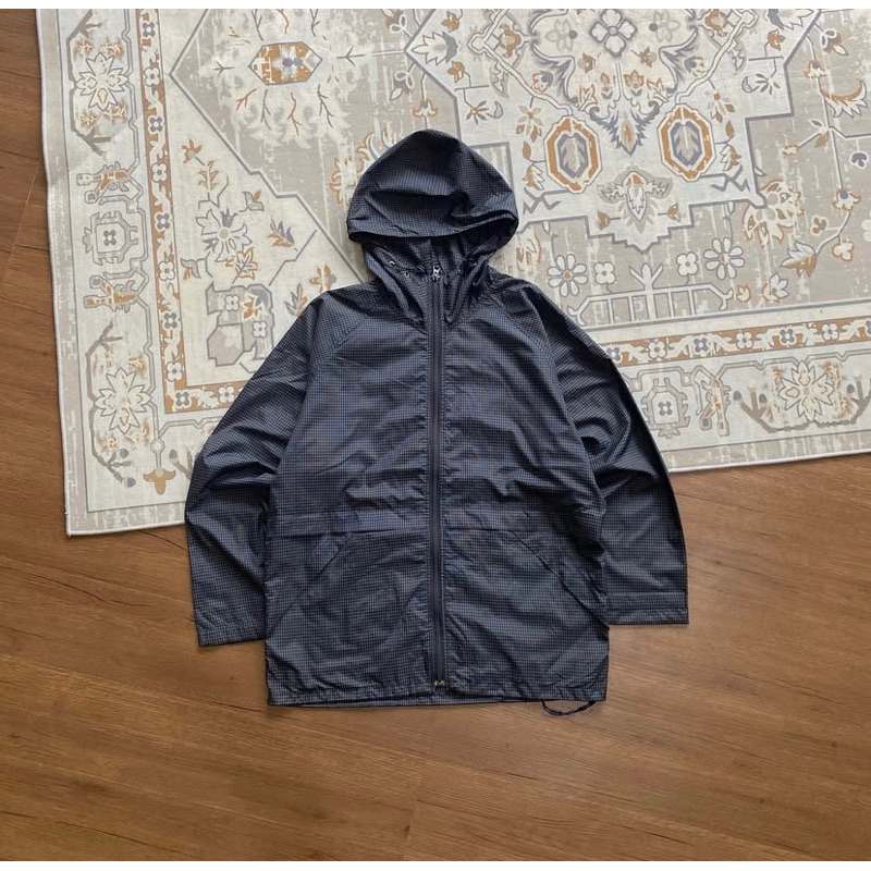 Uniqlo Windbreaker packable jacket
