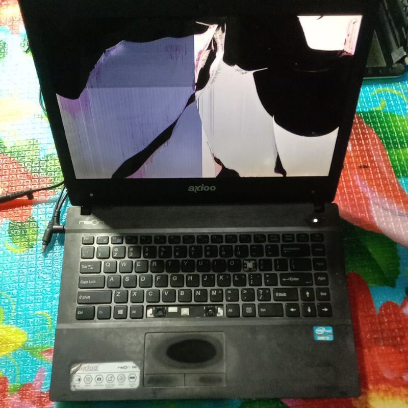 LEPTOP AXIOO NEON RNE W540EU ( minus )