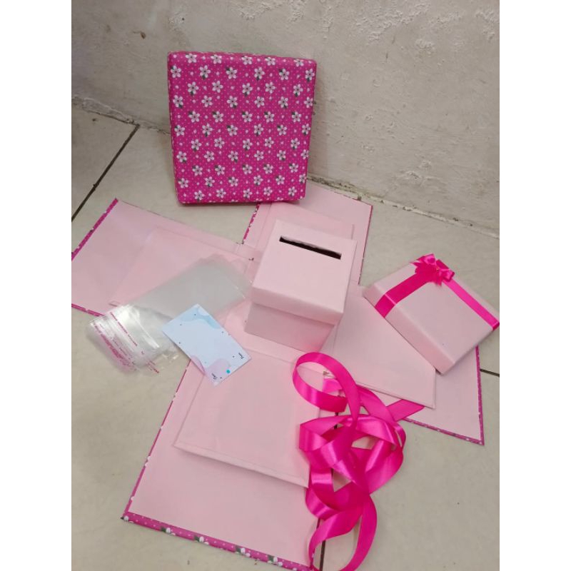 

EXPLOITION BOX, BOK KEJUTAN, KADO KEJUTAN, MISTERI BOK, SURPRISE BOX