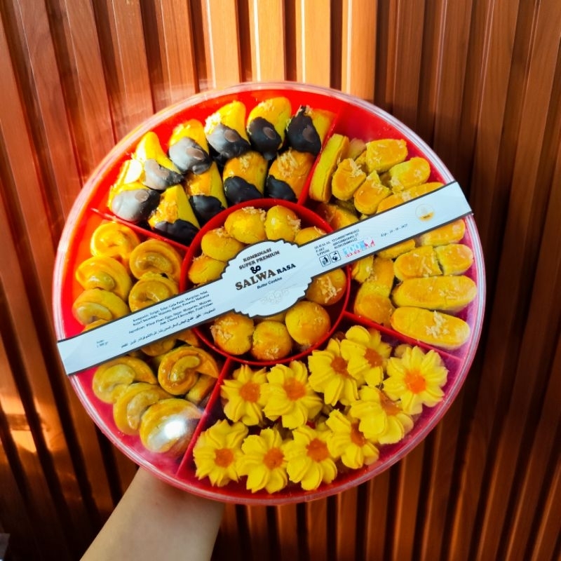 

PAKET HAMPERS KUE KERING SALWA TOPLES BULAT