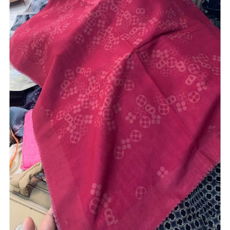 Buttonscarves Scramble Syari