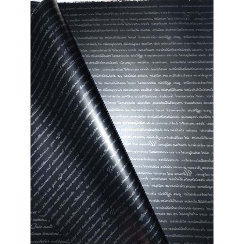 

KERTAS BUKET BUNGA CELLOPHANE MOTIF KORAN / WARPPING PAPER FLOWER COLOR BLACK