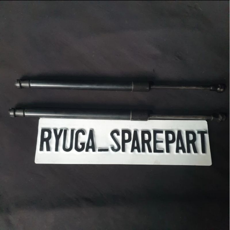 shock bagasi belakang original BMW E90
