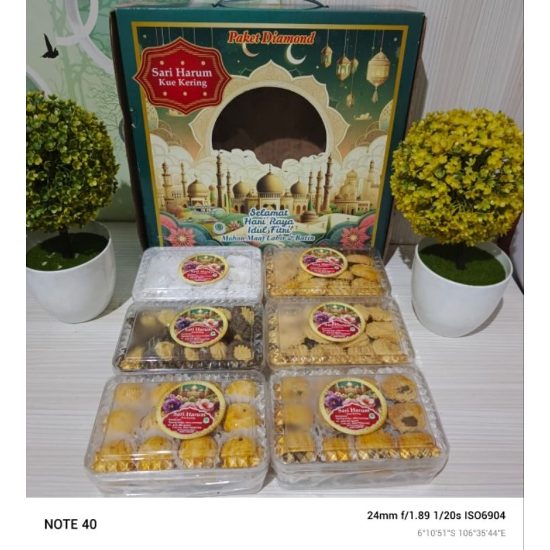 

PAKET KUE KERING LEBARAN DIAMOND ISI 6 TOPLES, BESS DIP CHOKLAT CRISPY BALL BAG ISI 40 PCS