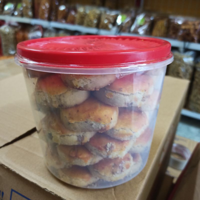 

kue kacang kemasan toples berat : 900 gr