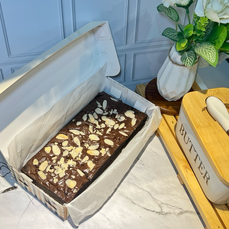 

Premium Fudgy Brownies
