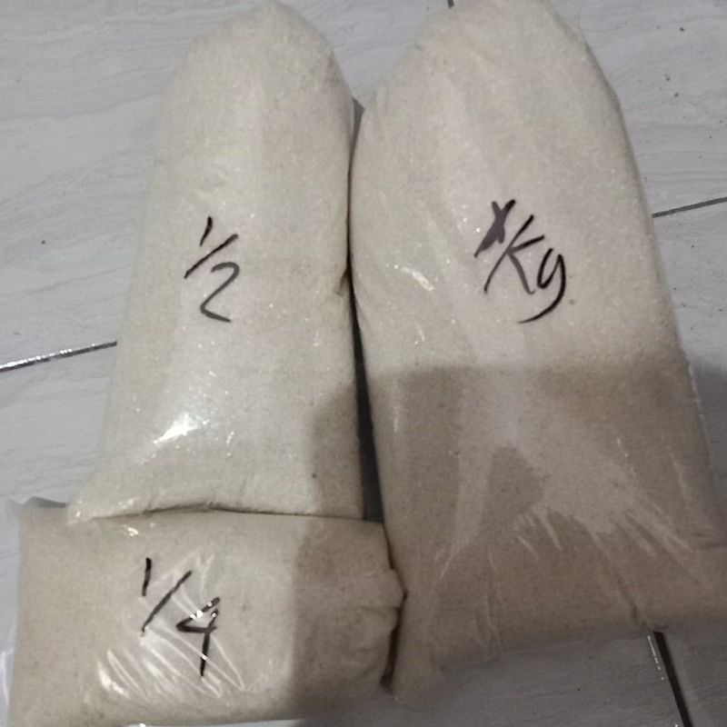 

Gula pasir lokal, bersih dan murni timbangan pas