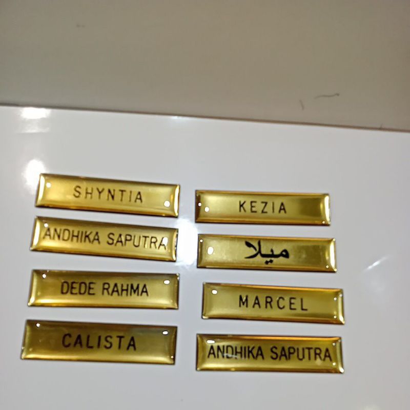 

nama akrilik gold