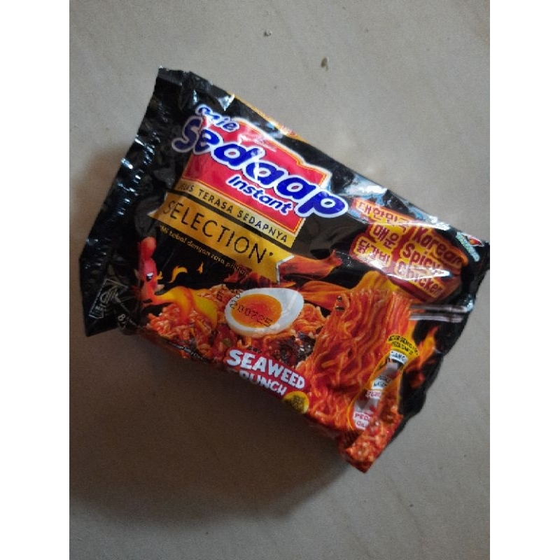 

Mie sedap goreng instant/ varian spicy chicken