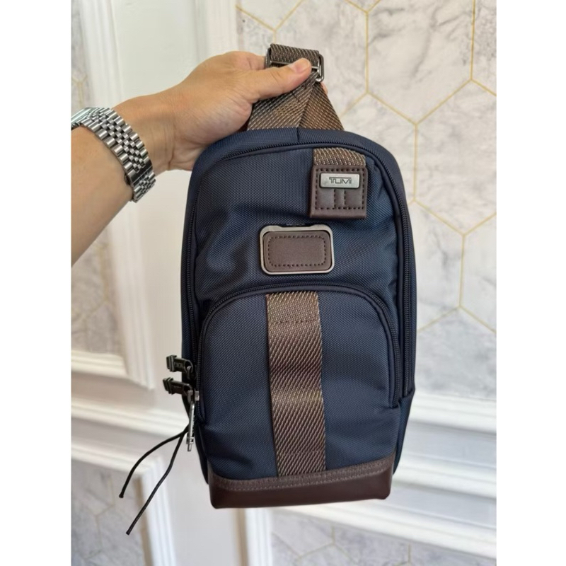 Tumi Tas Ransel Biru dengan Tali Hitam dan Coklat