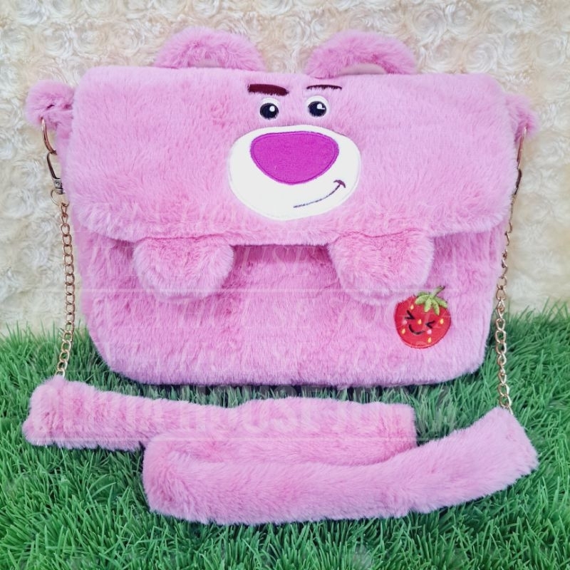 Tas Slempang Lotso Strawberry Tutup Depan Tas Lotso Bulu Pink Sling Bag Lotso Rantai