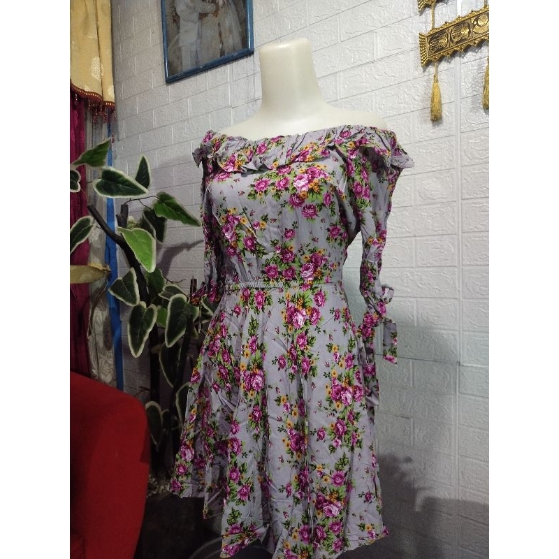 [Preloved] Dress Sabrina Bunga Lengan Panjang