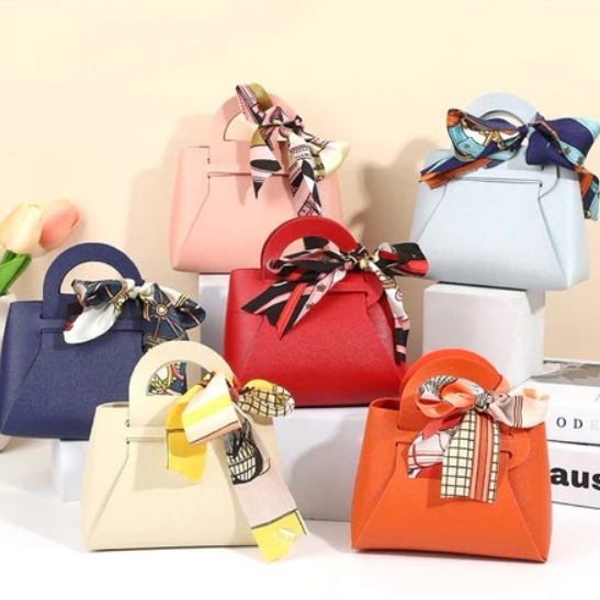 

DIY LEATHER GOODIE BAG + SCARF KOREA UNTUK BIRTHDAY, SESERAHAN,LEBARAN,WEDDING,GOODIE BAG,IDUL FITRI