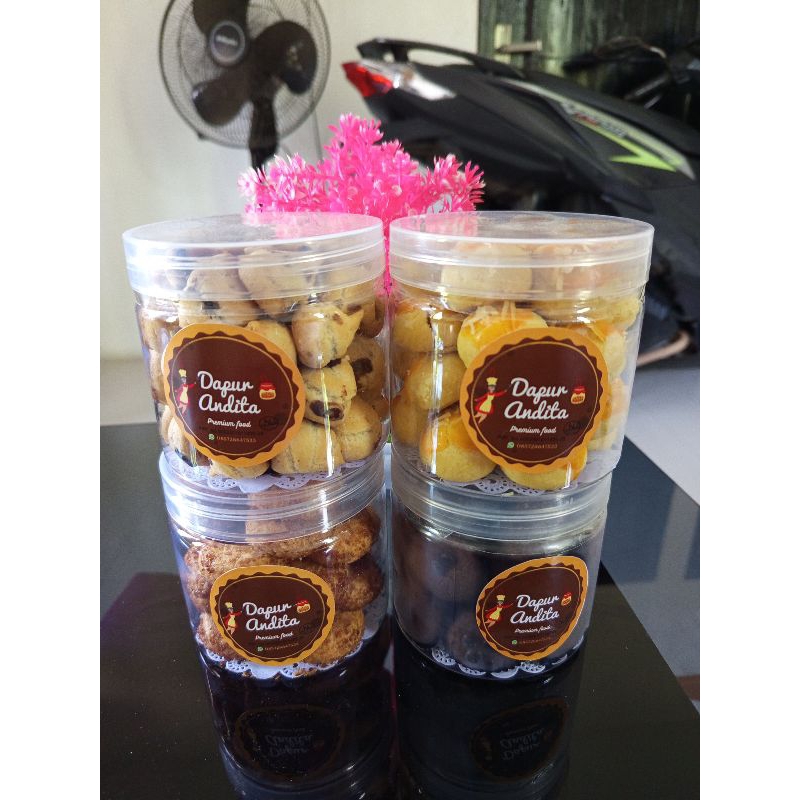 

Paket Hampers kue kering isi 4toples ukuran 500ml