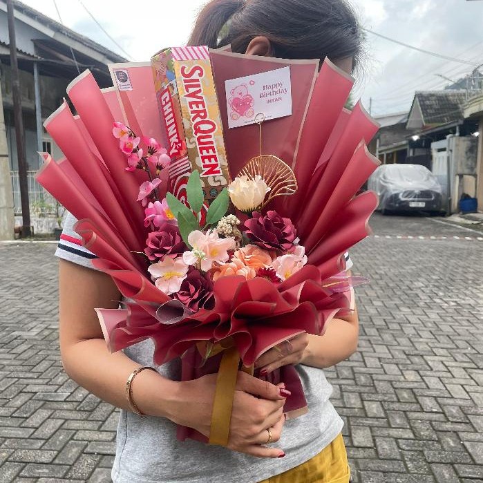Buket Coklat Silverqueen 1kg / Buket Coklat Jumbo 1kg / Hadiah Valentine Silverqueen 1kg Besar