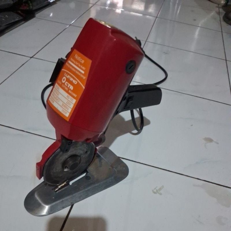 mesin potong kain bekas normal
