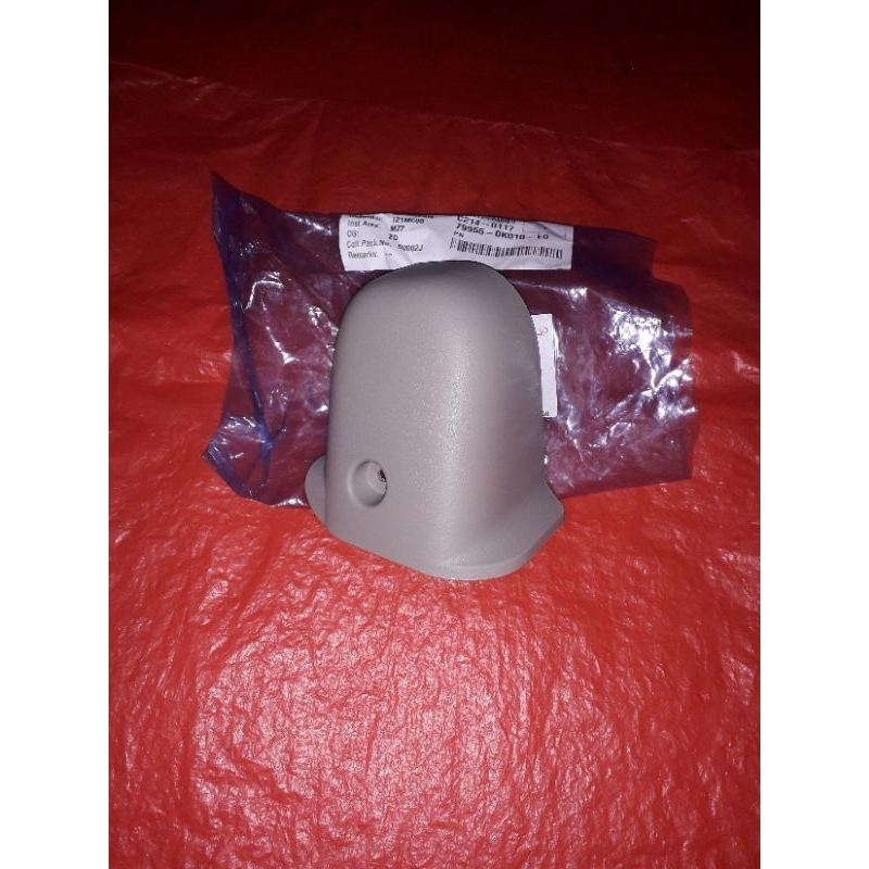 Cover baut jok baris ketiga bagian depan kanan innova 2009-2015 original