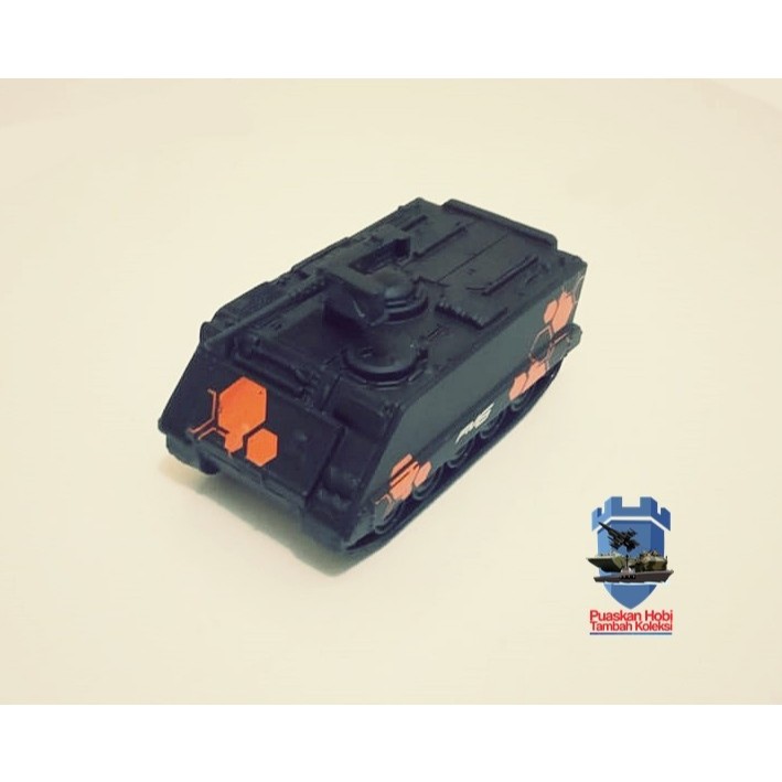 Miniatur Panser M113 APC Hitam Bernoktah Oranye