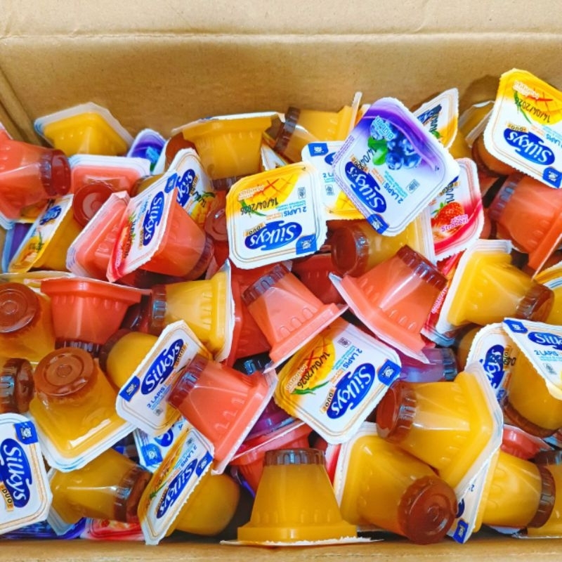 

Silkys Puding Lapis Jelly Rasa Mix 250gr Stroberi Bluberi Mangga