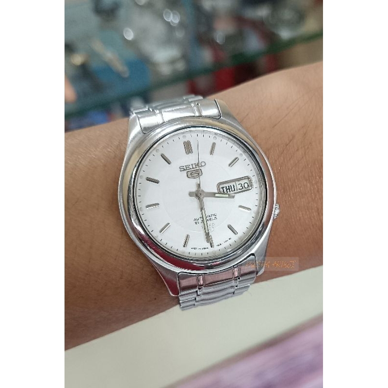 Seiko 5 otomatis white dial cal 7s26