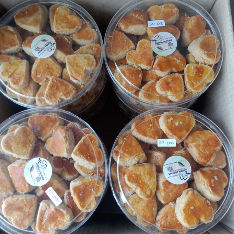 

Kue Kacang Spesial enak dimakan bersama teh