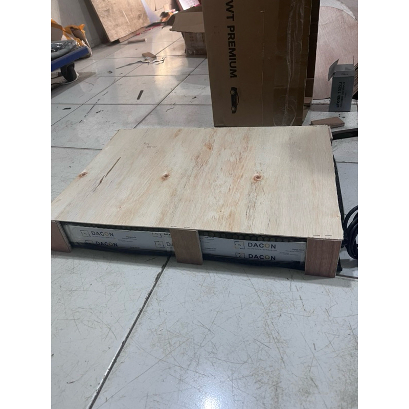 

packingan kayu untuk neon box