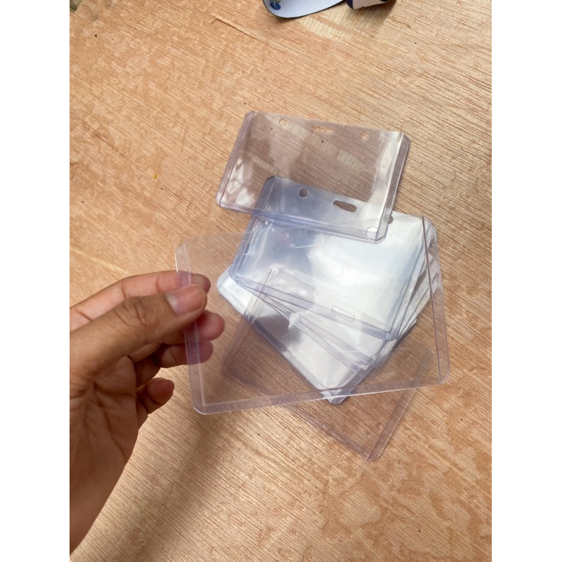

card holder (tempat kartu)
