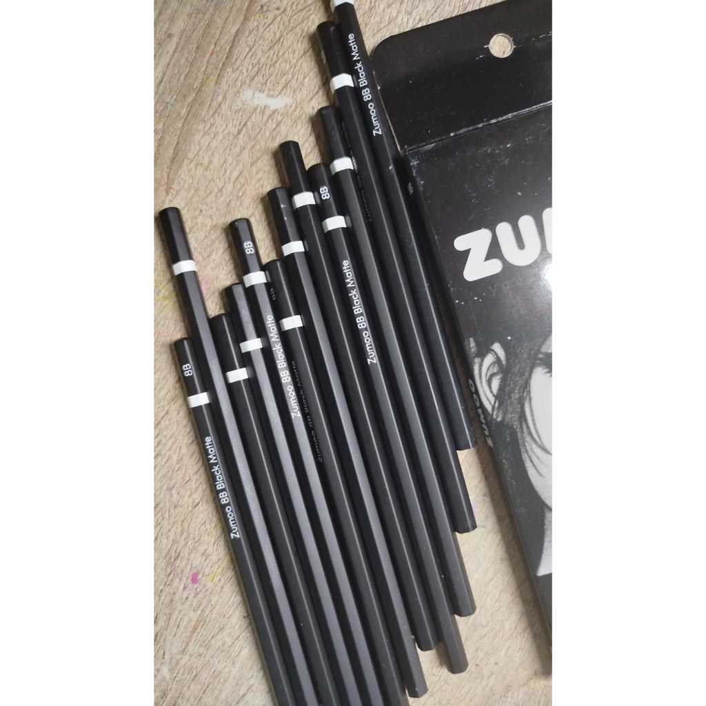 

zumoo 8B | penebal crayon / mirip staedtler black