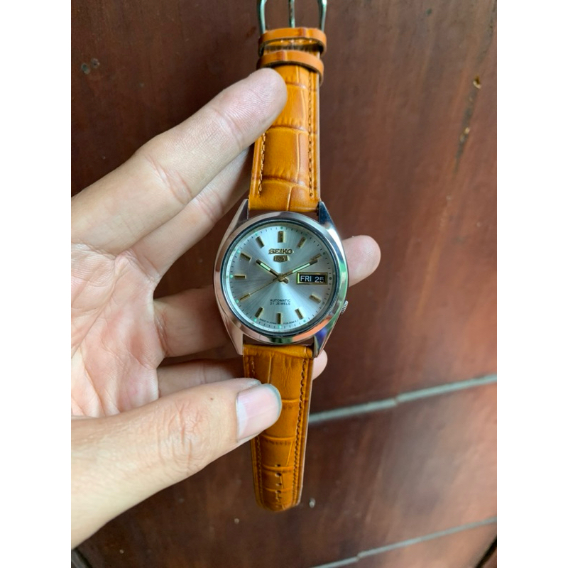 Seiko 5 Caliber 7s26 Movement Silver Gold Dial