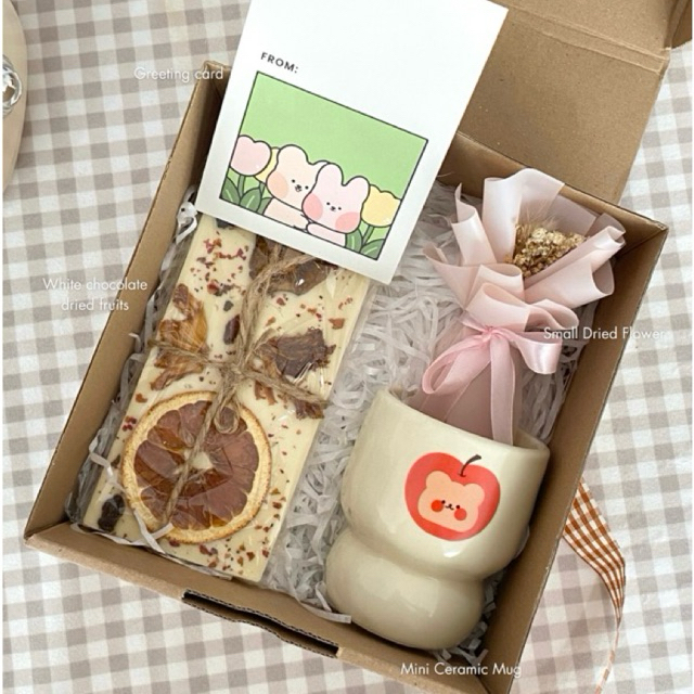 

BIRTHDAY GIFT / HAMPERS / HADIAH / KADO BIRTHDAY GRADUATION by mills