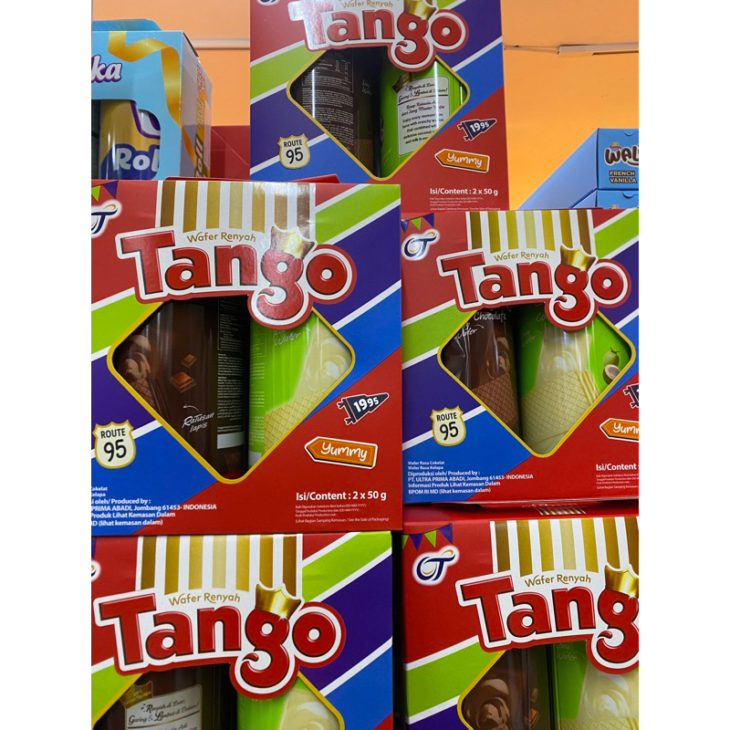 

Tango Wafer kaleng isi 2 Hampers