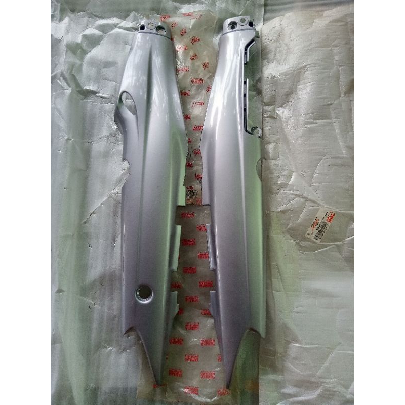 cover body bodi belakang kanan kiri F1ZR silver LVS original