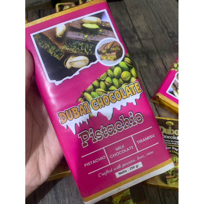 

Coklat dubai besar