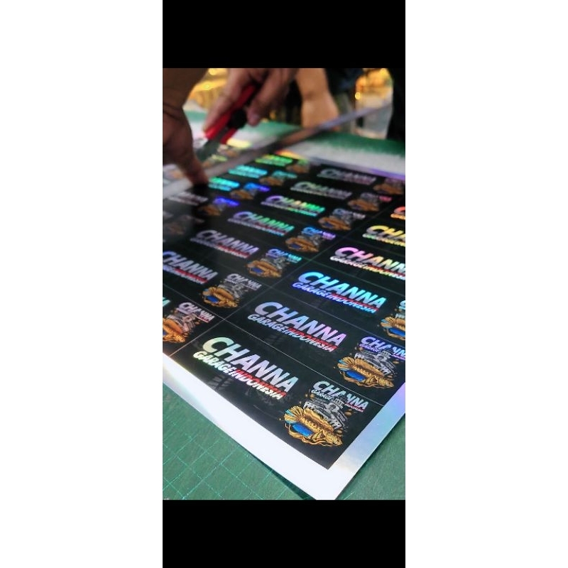 

jasa stiker hologram a3